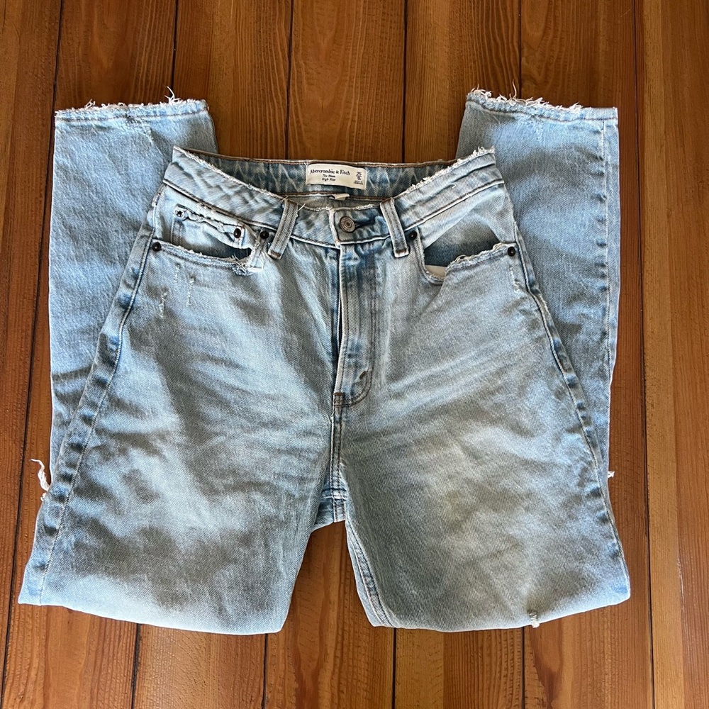 Abercrombie & Fitch The Mom High Rise Curve Love Blue Denim Jeans